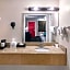 Howard Johnson by Wyndham Houston Hobby Airport