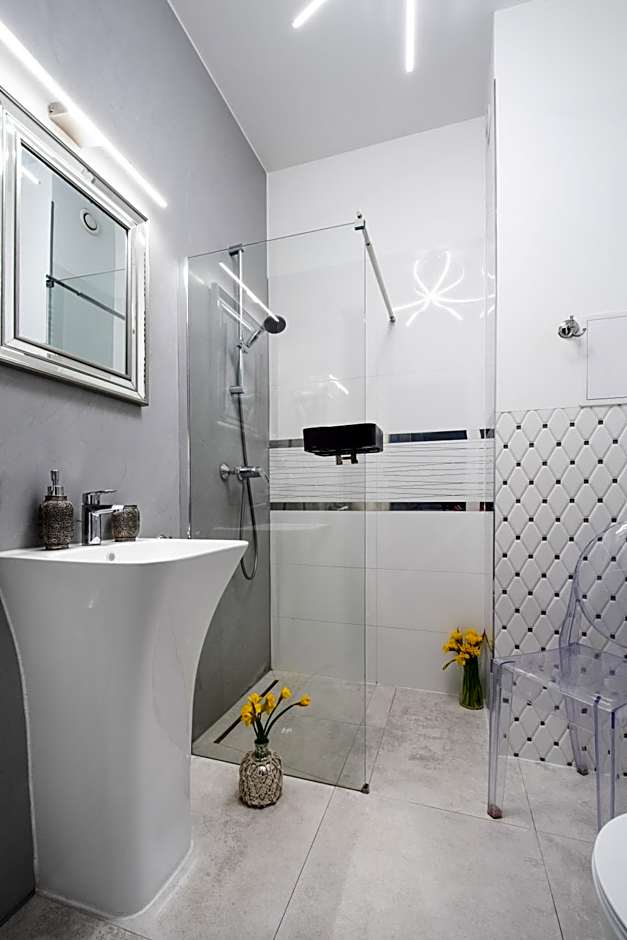 Aparthotel Pawia Deluxe- 10 min to center