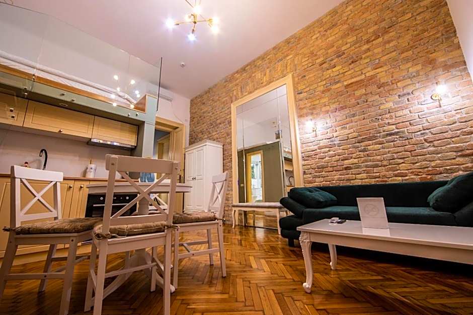 VISAJ Deluxe Downtown