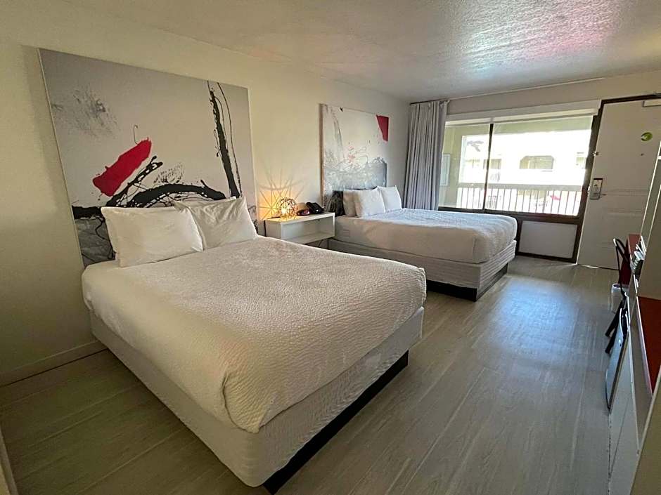 Cozy hotel with Super location near Disney