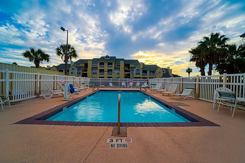Island Inn By OYO Galveston Beach, TX