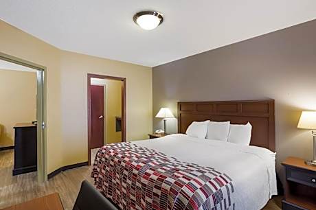 Suite 1 King And 1 Queen Non-Smoking