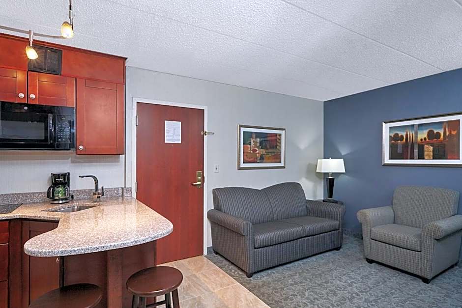 Holiday Inn & Suites Chicago-Carol Stream (Wheaton) By IHG
