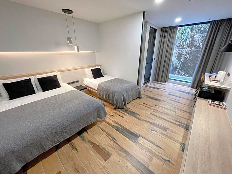 Photo 1 of 6 of Deluxe 2 Beds