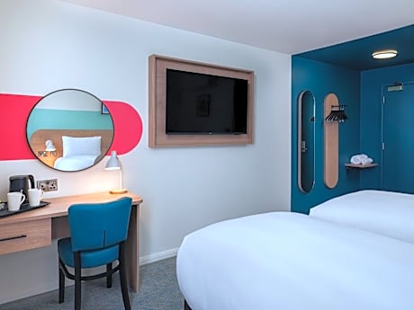 Standard Twin Room with Two Twin Beds