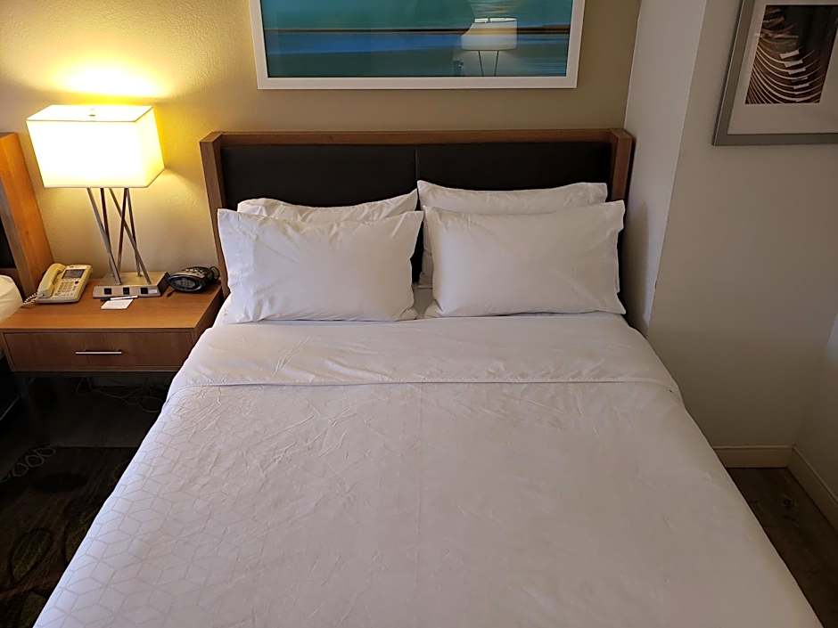 Holiday Inn Express Hotel Pittsburgh-North/Harmarville By IHG