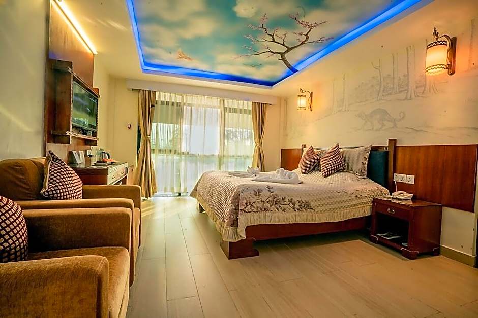 Hotel Jungle Crown