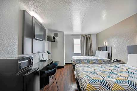 Deluxe Queen Room with Two Queen Beds - Non-Smoking