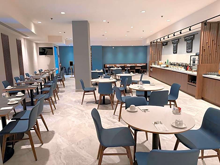 Holiday Inn Laval Montreal By IHG