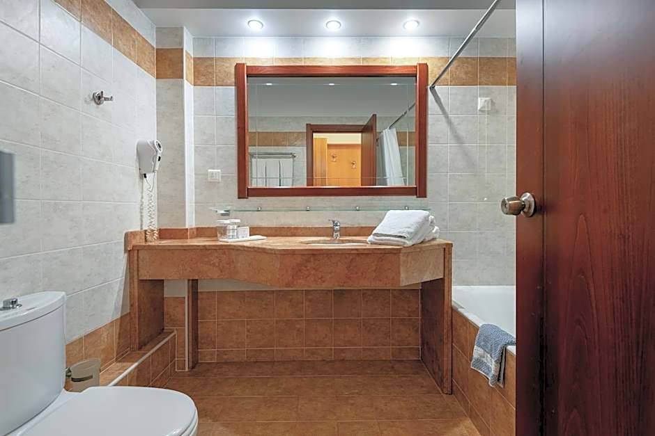 Crithoni's Paradise Hotel