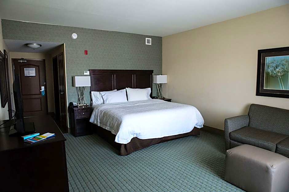 Hampton Inn By Hilton & Suites Bismarck Northwest