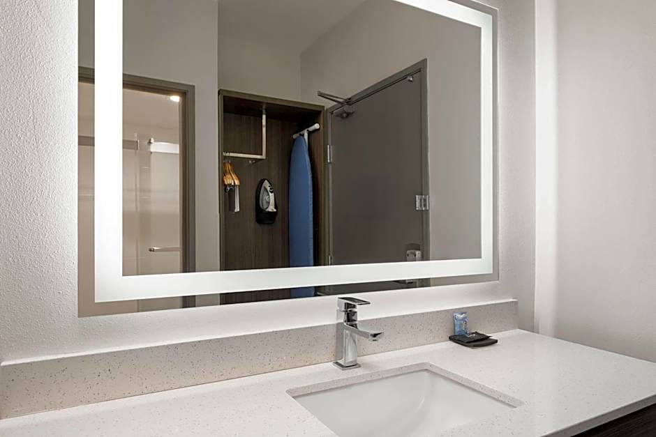 La Quinta Inn & Suites by Wyndham Atlanta Roswell