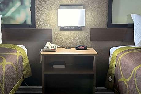 2 Queen Beds Smoking