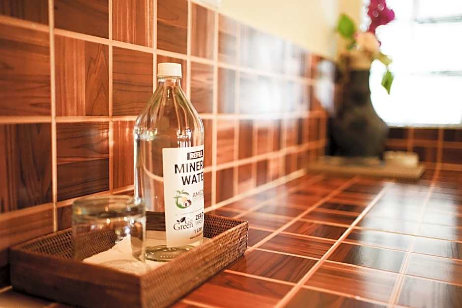 Amed Cafe & Hotel Kebun Wayan