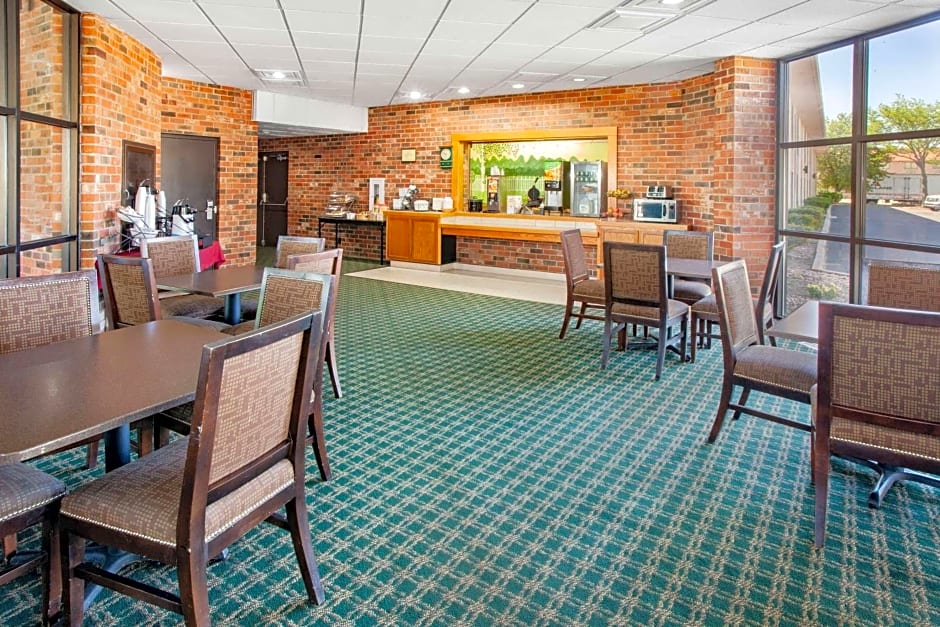 Rodeway Inn Bloomington - Normal near I-55 and University
