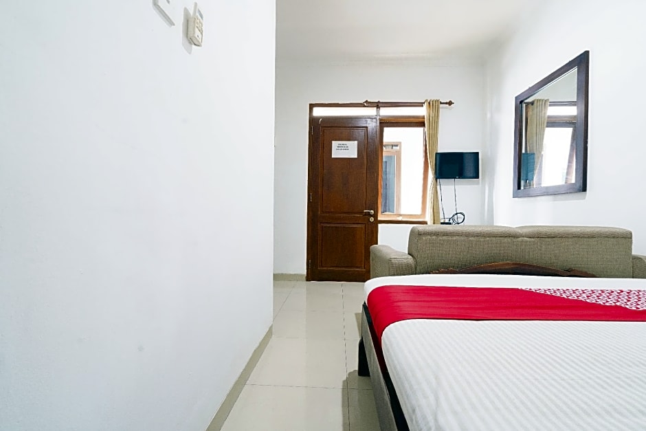 OYO 92249 Wisma Rina Rini Tegalega Park