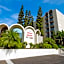 Howard Johnson by Wyndham Anaheim Hotel & Water Playground