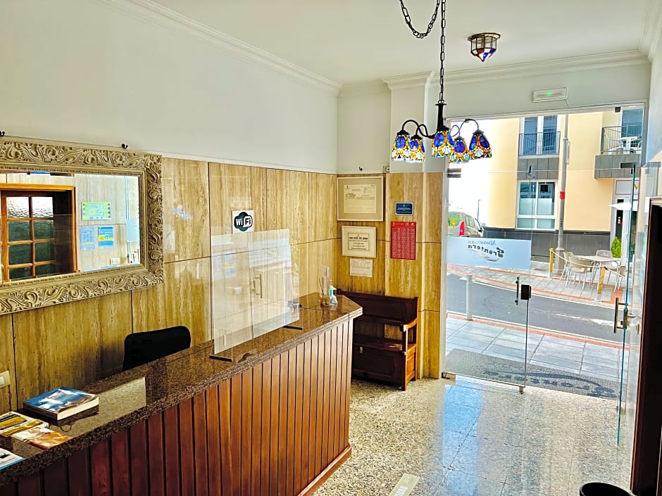 Apartamentos Frontera