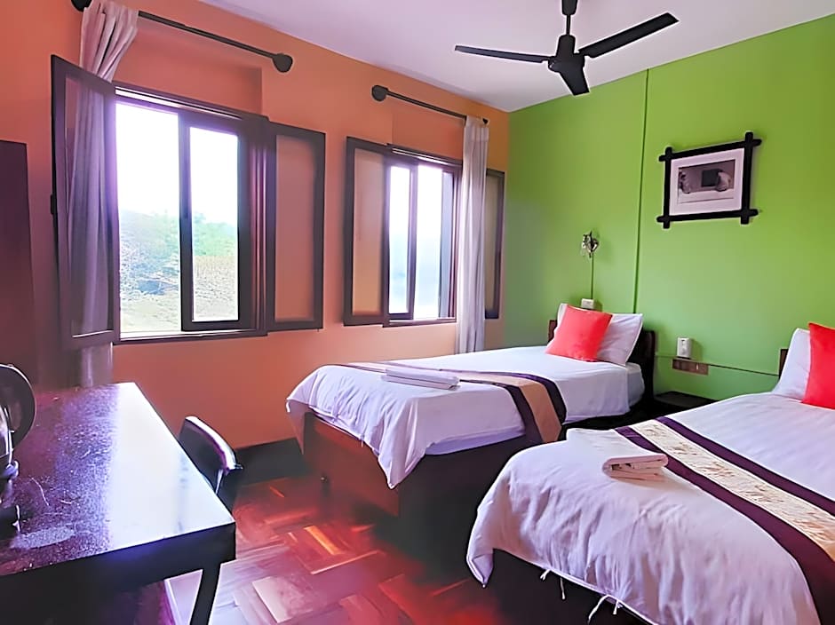 Saynamkhan River View