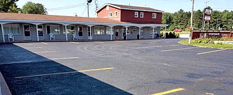 Skyways Motel Muskoka Gravenhurst ON 11