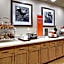Hampton Inn By Hilton & Suites Milwaukee West