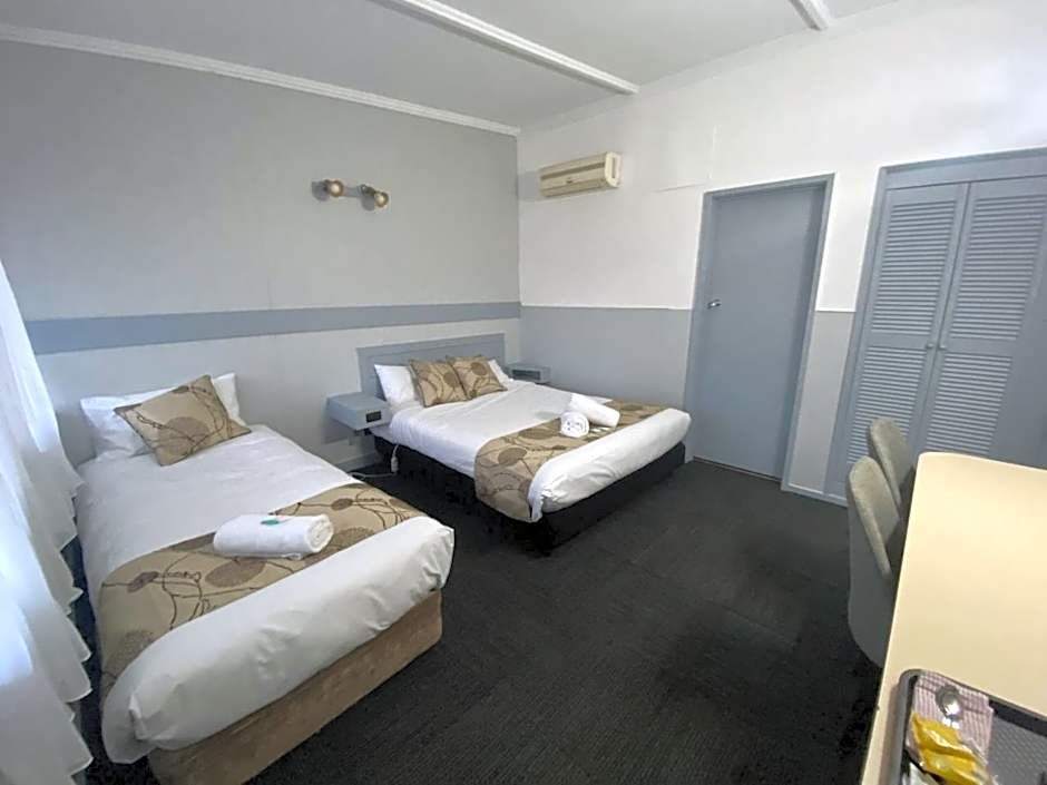Charlton Motel