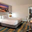 La Quinta Inn & Suites by Wyndham Seattle Sea-Tac Airport