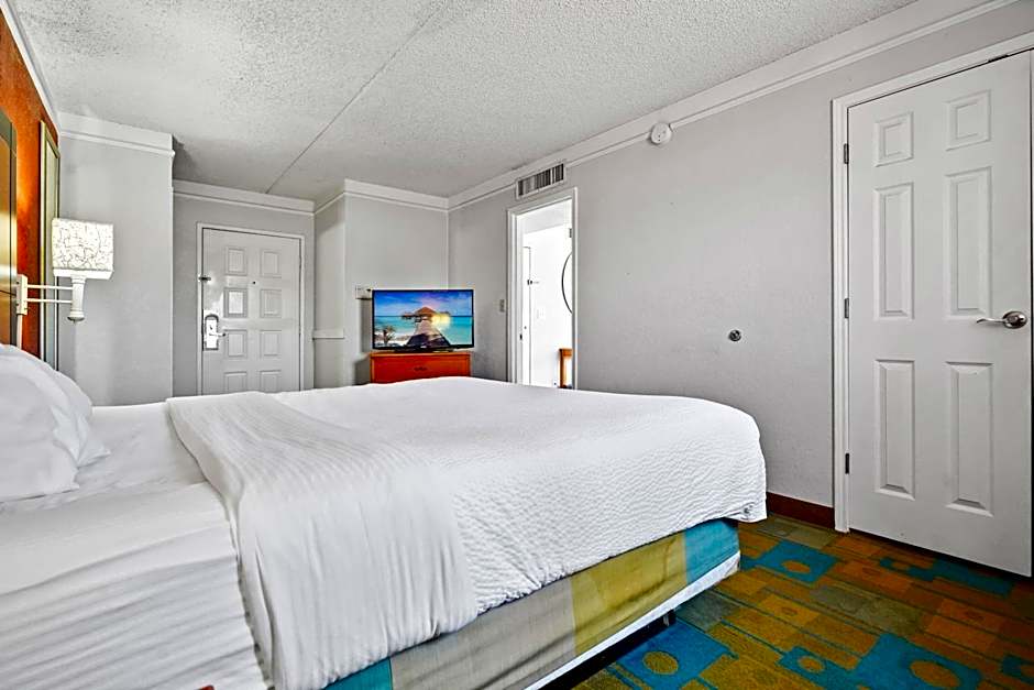 La Quinta Inn by Wyndham Costa Mesa / Newport Beach