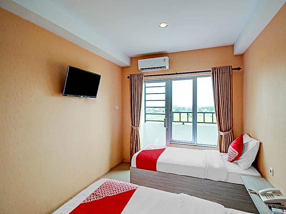 Super OYO 90245 Tridasa