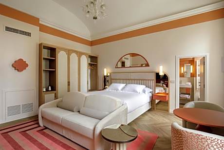 One-Bedroom King Suite