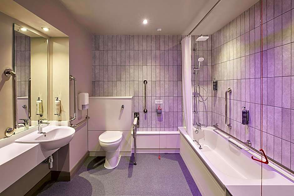 Premier Inn Southampton City Centre - West Quay