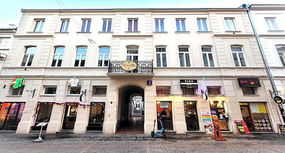 Chmielna 5 Rooms & Apartments
