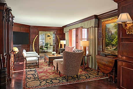 One-Bedroom Presidential King Suite with City View