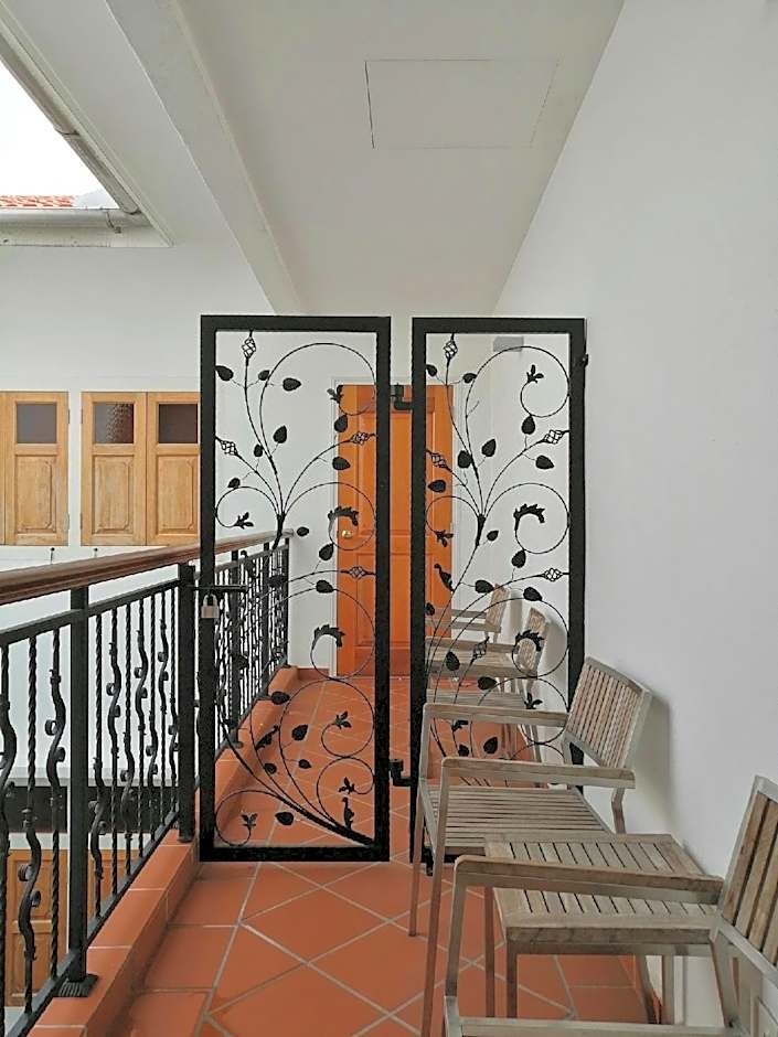 Heeren Palm Suites