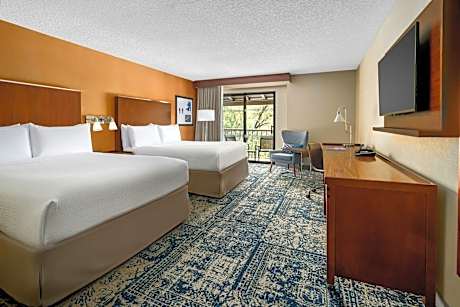 Queen Room with Two Queen Beds and Garden View