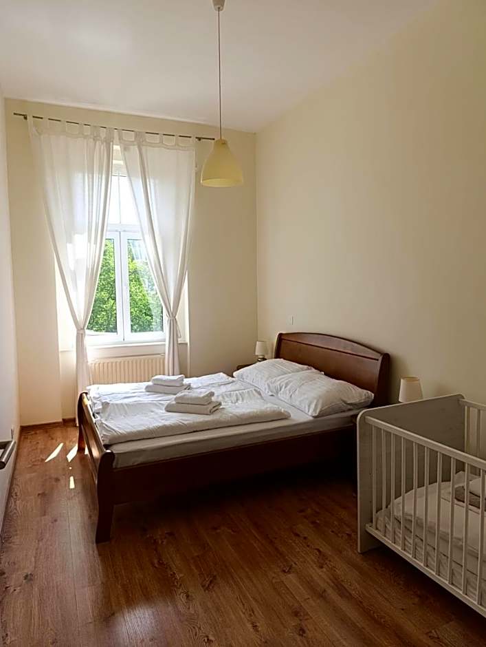 MVA House Teplice, Šanovský park