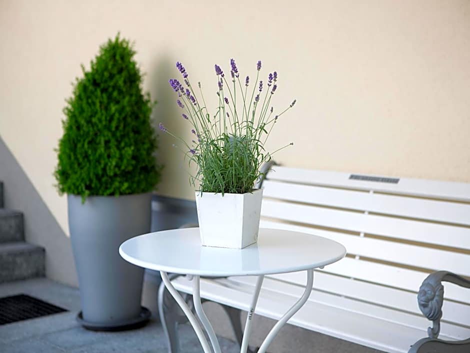 Hotel Kriemhild am Hirschgarten in Munich-Nymphenburg