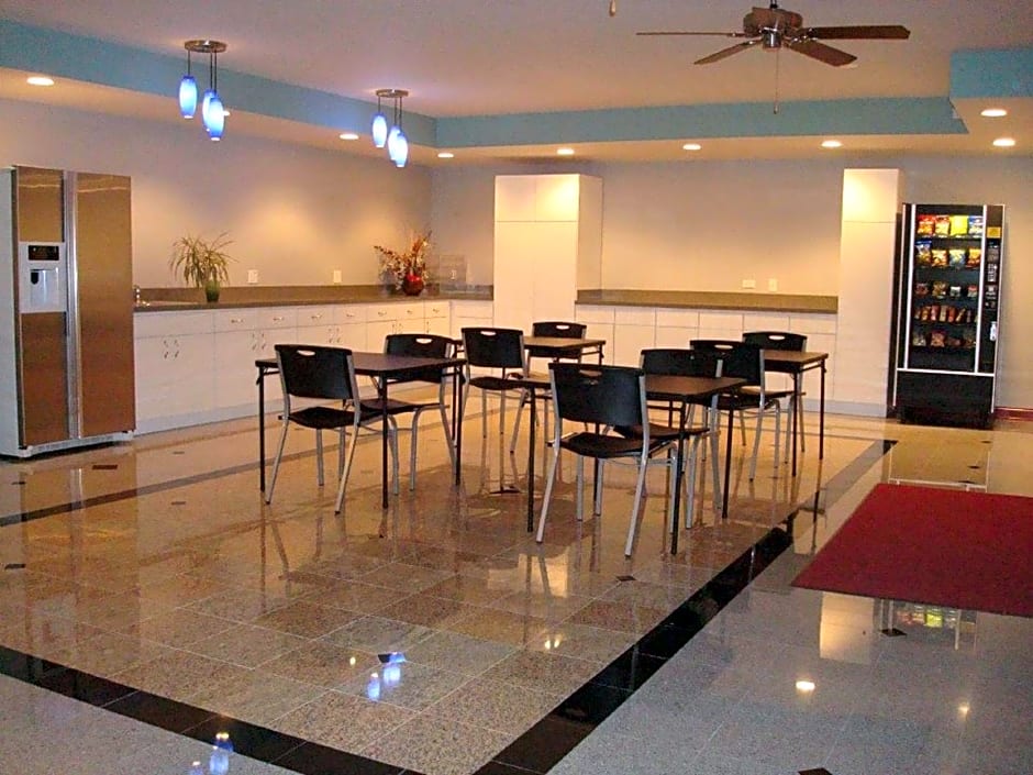 O'Hare Inn & Suites