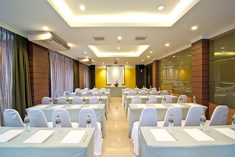 Golden Sea Pattaya Hotel