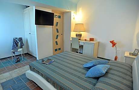 Double Room with Street View
