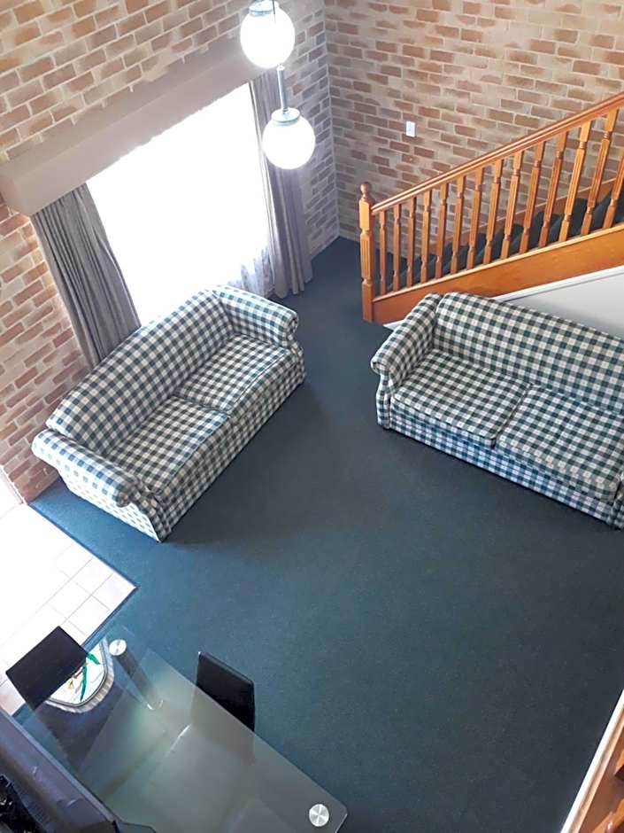 Country Gardens Motor Inn