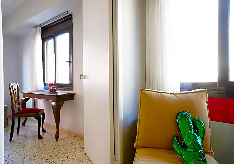 Live in Athens, PSYRRI Meet Me Here Apartments