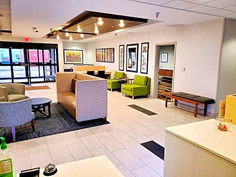 Holiday Inn Express & Suites Junction by IHG