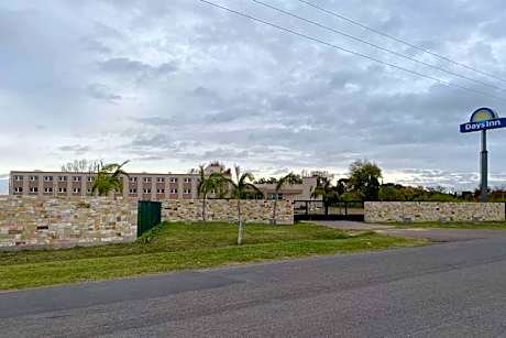 Days Inn By Wyndham Zarate