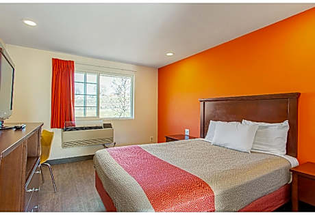 Queen Room - Non-Smoking