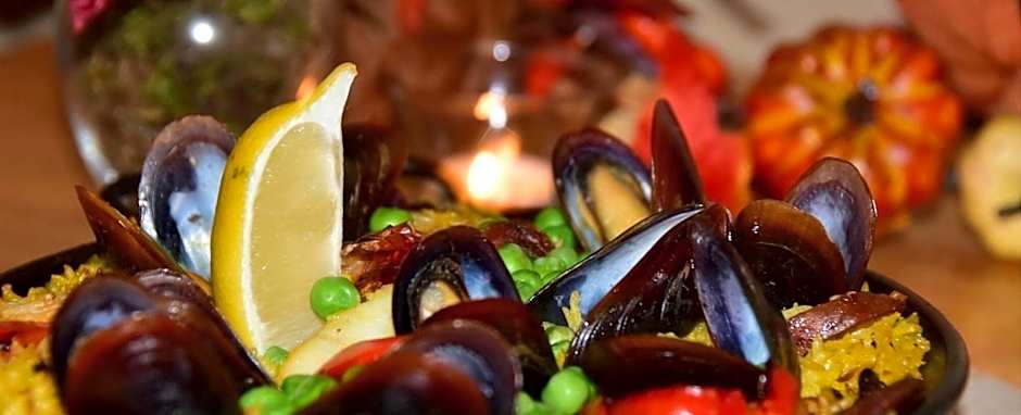 CAMELOT RESTAURANT & INN - BED AND BREAKFAST - ADULT ONLY
