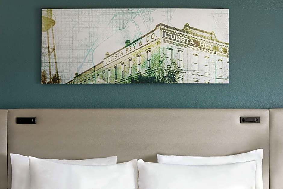 Hotel Alba Tampa, Tapestry Collection By Hilton
