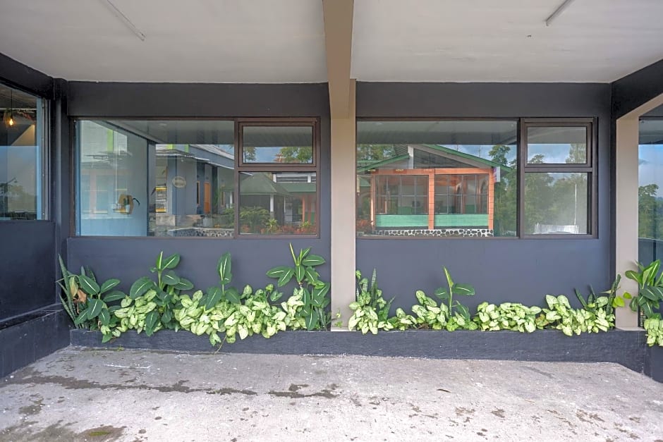 Urbanview Hotel Umbrella Dieng by RedDoorz