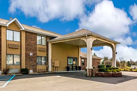 Quality Inn I-74 Batesville