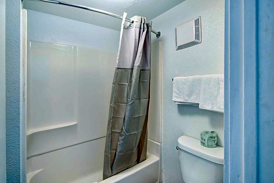 Motel 6-Dallas, TX - Forest Lane